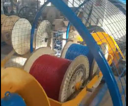 安裝在云南多寶電纜集團有限公司 高速雙盤絞線填充繞包機組GSP630TRD-1250型生產(chǎn)現(xiàn)場