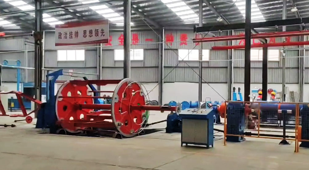 河南南街村電纜股份有限公司 成纜機(jī)CL1250-2+3型安裝現(xiàn)場