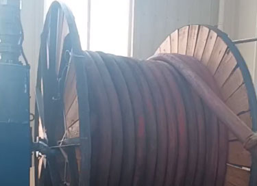 安裝在榆林市新華機(jī)電物資有限公司 煤礦用電纜收卷機(jī)MDL3150型一套