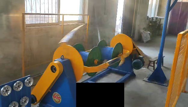 安裝在聊城志深自動(dòng)化工程有限公司高速RVS雙盤絞線機(jī)GSP630ZTD型生產(chǎn)現(xiàn)場